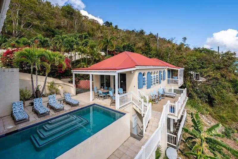 Blue Palm villa with pool